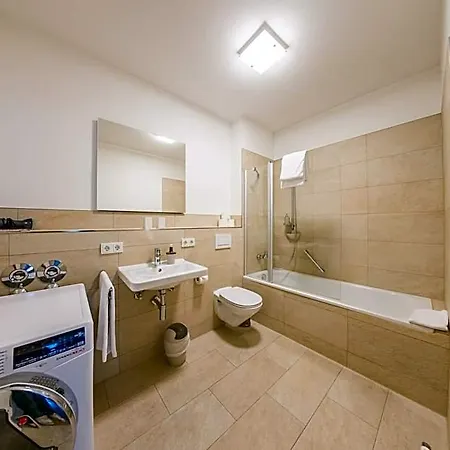מלון Freischuetz 4*